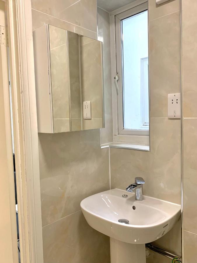 London Charm - Stylish Studio In Kensington Екстериор снимка
